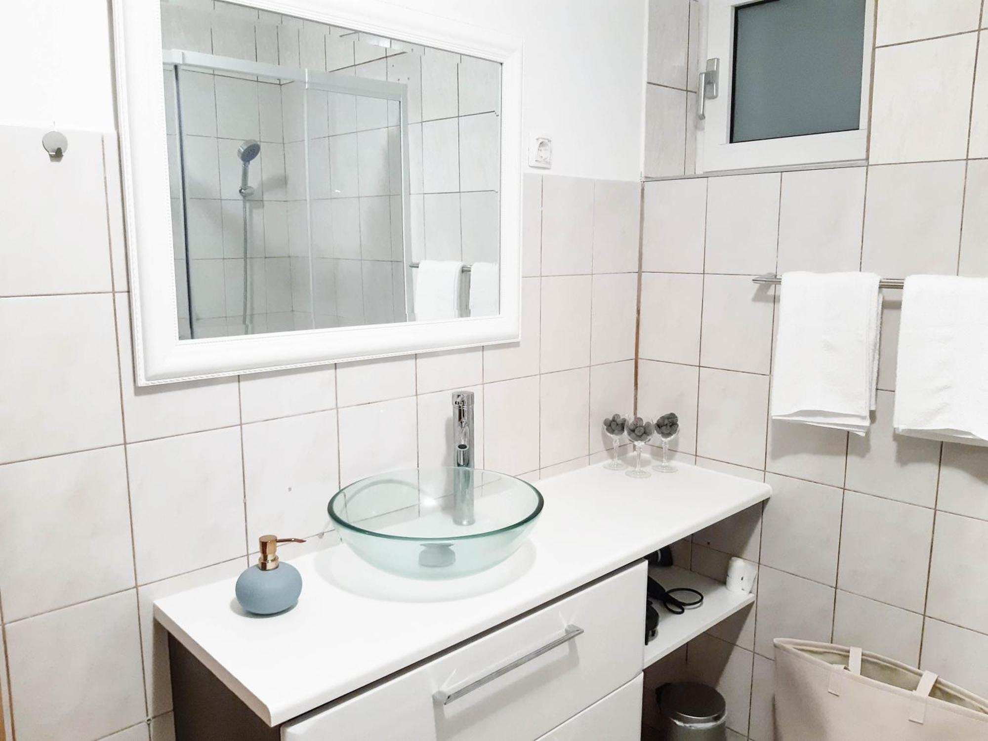 Villa Hillside Apartment เยเซนิตเซ ภายนอก รูปภาพ